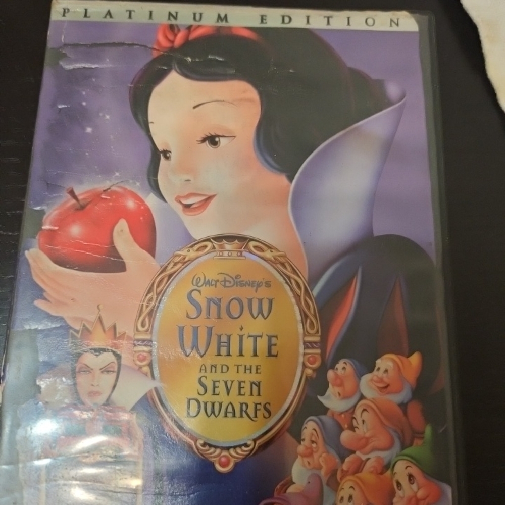 Disney Snow White and the Seven Dwarfs DVD